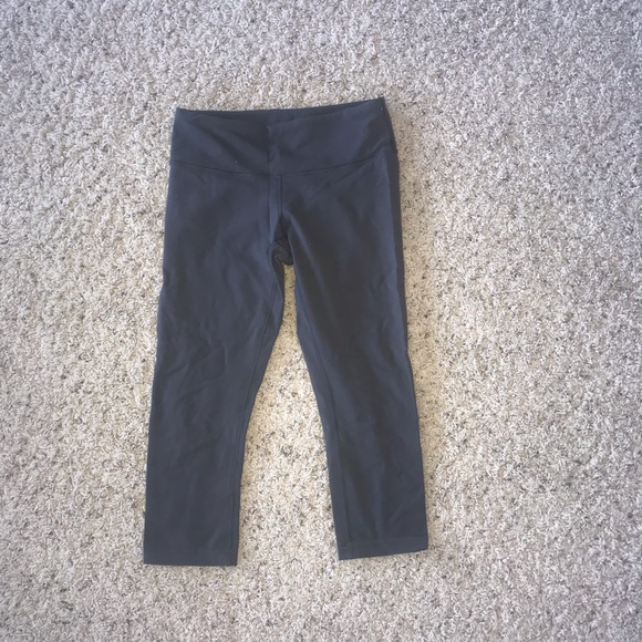 lululemon athletica Pants - Lululemon wonder under crops leggings